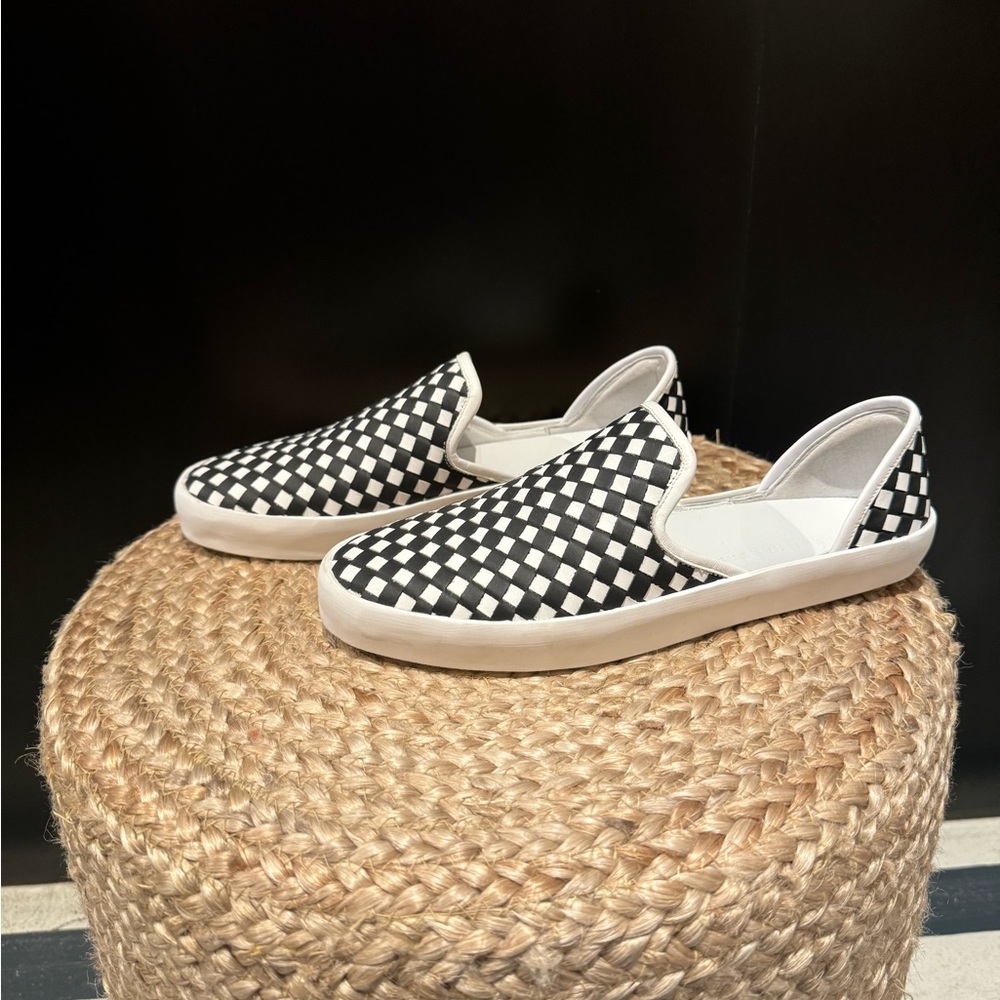 NEW Freda Salvador Lowtop Sneaker